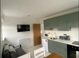 Lakeview โรงแรมในKeel