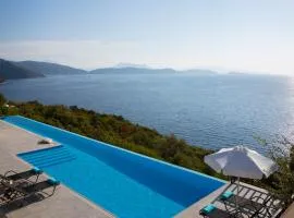 Villa Massalia - Infinity Lap Pool with Majestic Seaview and sea access