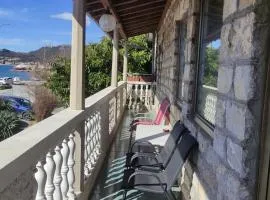 Woodpecker Backpacker Hostel & Tours