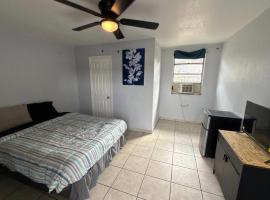 Cozy Cove inn, hotel em Saint Cloud