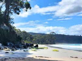 Bruny Island Holiday Park, Hotel in Adventure Bay