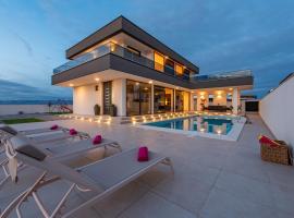 Villa Kraken ZadarVillas, מלון בDračan