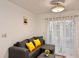 Ocean View Fast Wifi Close to Everything Coffee 2BR, Hotel in La Cana