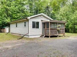 Tiny Woodland Cottage Retreat with Yard in Pelkie