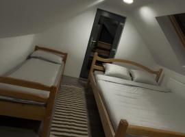 Cabana Trofelor, hotel em Comandău