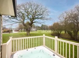 The Major Oak Lodge with Hot Tub