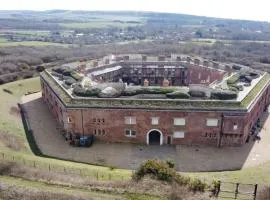 The Officers Mess - Coastal Retreat - Sleeps 10
