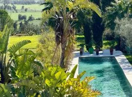 Artist's House, Villa in Utique