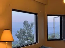 Casa Alegre - Stunning Taal View with Rooftop Deck Family House