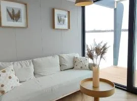 Houseboat - Dom na wodzie