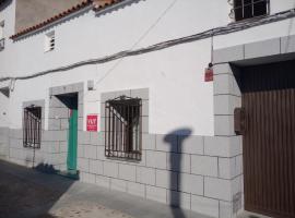 Los Tres Lobitos，Orgaz的飯店