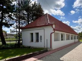 Fenyőudvar Vendégház Mocsa, Hotel in Mocsa