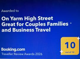 Stay in the heart of Yarm Perfect for familys Friends Business and Contractors, hotel en Yarm