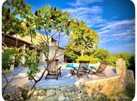 Maison provençale, hotelli kohteessa Céreste