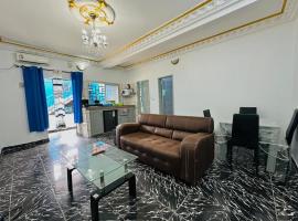 CAMERHOME Carrefour mosqué Cité des palmiers, Hotel in Douala