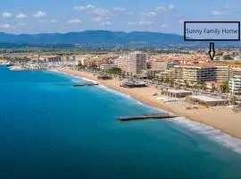 Sunny Family Home - Maison à Fréjus Plage - Bord de mer - Tout à pied- 4 chambres - 2 sdb - Grande terrasse - Clim - Idéal familles & amis