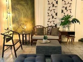 Casa Maruca- 2 bedrooms Home for 5 Guests - A charming getaway near downtown & financial hub area!