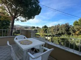 N185 - Numana, meraviglioso trilocale con terrazzo e piscina