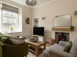Cosy Callander One Bed Apartment Wood Burner and Free Parking