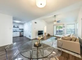 2BR 2BA Condo 10 Mins to Downtown, Steps to Zilker Park by Austin Vacay