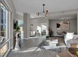 Chic 2BR condo in the heart of Orlando Downtown