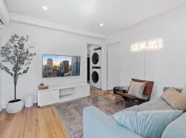 Chic 2BR Highland Retreat Near UT and Downtown, Free Parking by Austin Vacay