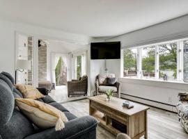 Worcester Home on Indian Lake w/ Shared Boat Dock!, hotel a Worcester