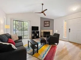 Central Condo 1BR 1BA, Private Patio and Fenced Yard w Parking by Austin Vacay