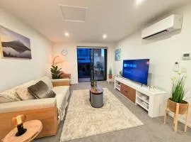 Modern Manchester St Stay 1BR with Balcony