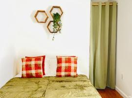 Room in Shared House Near Kendall and MIT, хотел в Кеймбридж