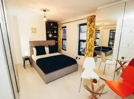 Contractor's Haven next to Rolls Royce - Perfect for Working & Family Stays