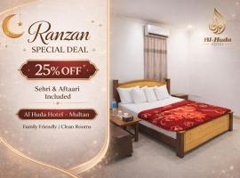 Al Huda Hotel, מלון במולטאן