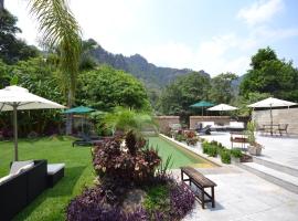 Rústika SPA Hotel Boutique、テポストランのホテル