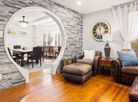 6 BR Ventnor Estate Steps Away from the Beach