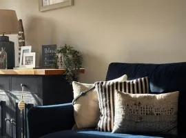 Driftwood - come stay in a cosy coastal apartment!