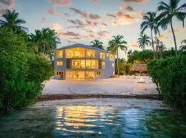 Islamorada Beach - Beachfront, Fire Pit & Pool