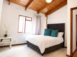 Bo-Kaap Double Room with High Ceiling