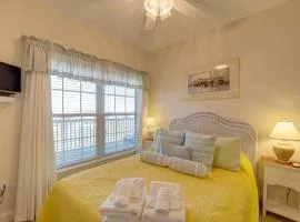 Wonderful home in beachfront complex with pool & hot tub, central AC & deck