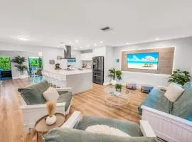 Luxury and Fun, Heated POOL, Games, 15 min to FLL