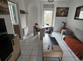 F2 avec jardin, ξενοδοχείο σε Nemours