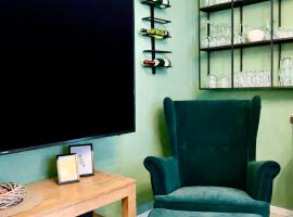 Seeurlaub Müritz - Haus Amira, 300 m zum Strand, Haustierfreundlich, hotel v mestu Röbel