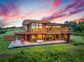 Hillsdale Lakeside - Lake Access, Balcony & BBQ, Hotel in Hillsdale