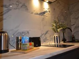 Afan Valley Hotel Suites Stylish Contractor Stay with Free Parking & Fast WiFi