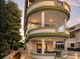 Modern Villa with Pool in Didim - Dream Vacation, отель в Дидиме