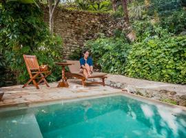 Pyramid House Mystical Mayan House, Hotel in Izamal