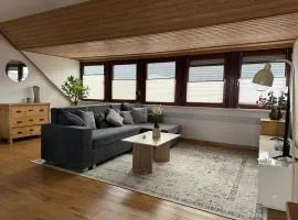 Helles Apartment mit Balkon