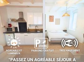 Croix Studio lumineux - Queen Size, Parking gratuit, מלון בCroix