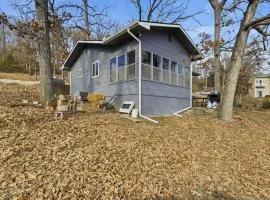 Charming & Cozy Waterfront Cabin at 21mm Near Shorty Pants