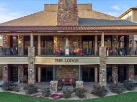 Old Kinderhook 2 Decks, Firepit, Kid & Pet Friendly Golf Retreat