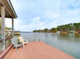 Wake Up on the Water! Lake Tyler East Hideaway
